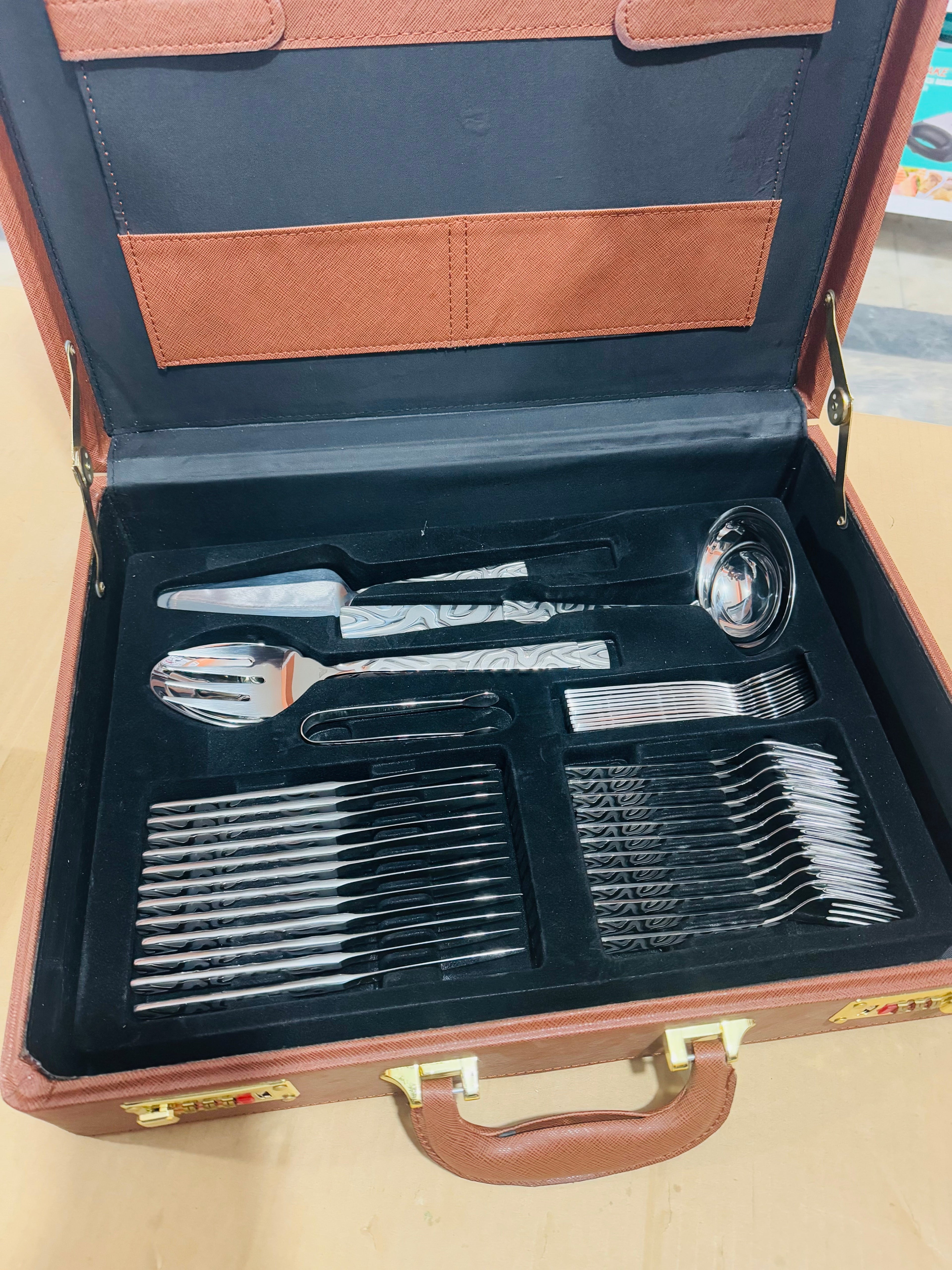 Turkey Lot Karaca 91pcs Cutlery Set for 12 Persons