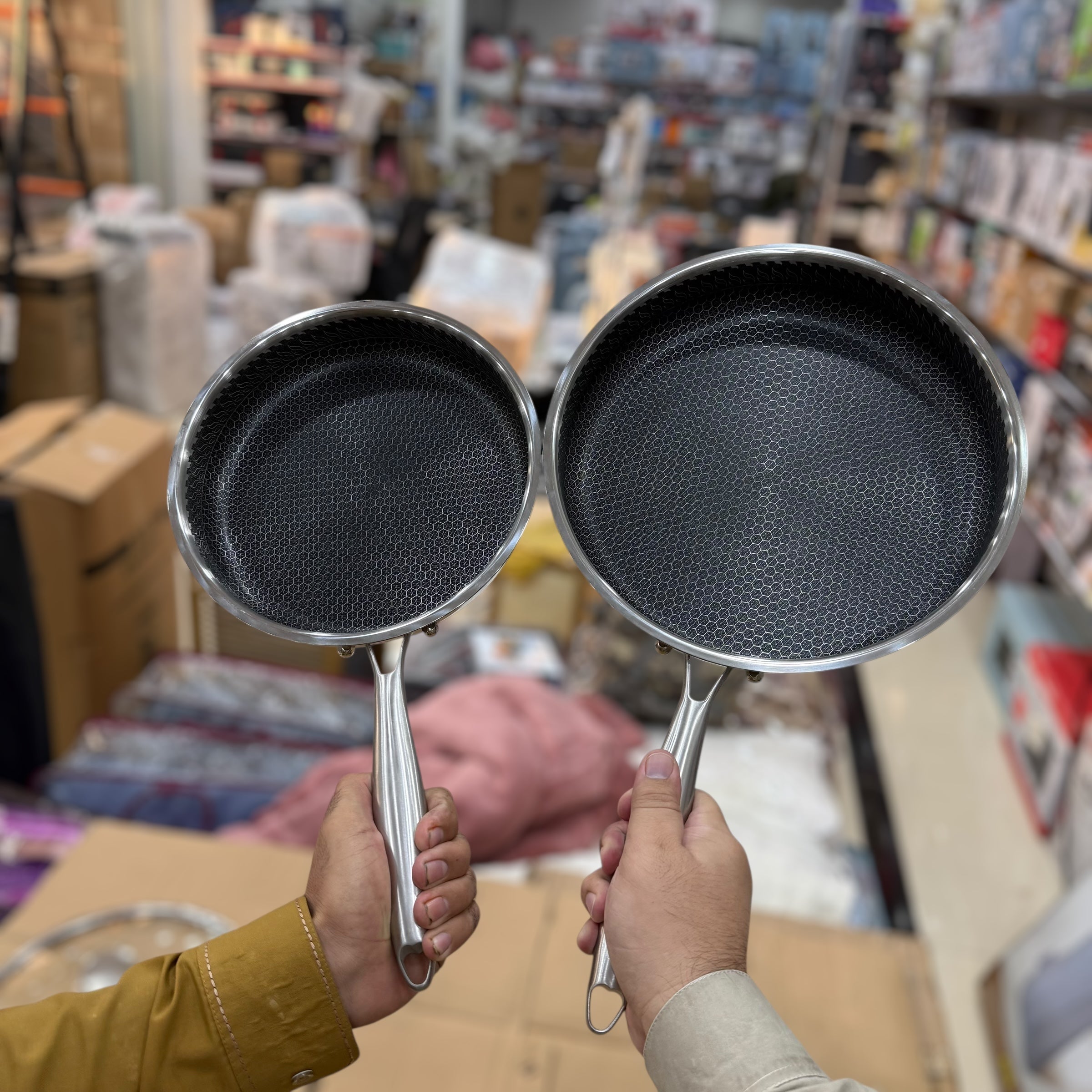 Laser Coated Honeycomb Frypan with Glass Lid