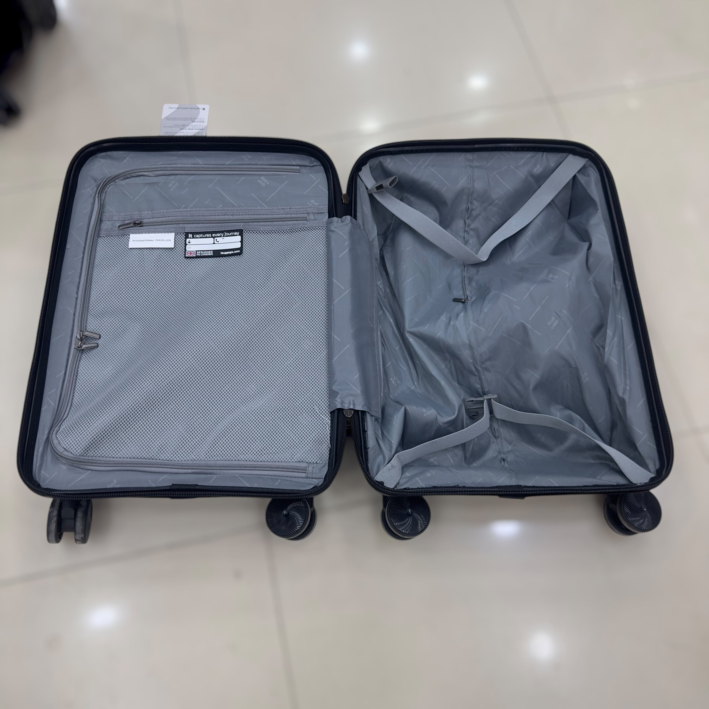 IT UK SOLIDITE Expendable Luggage Set