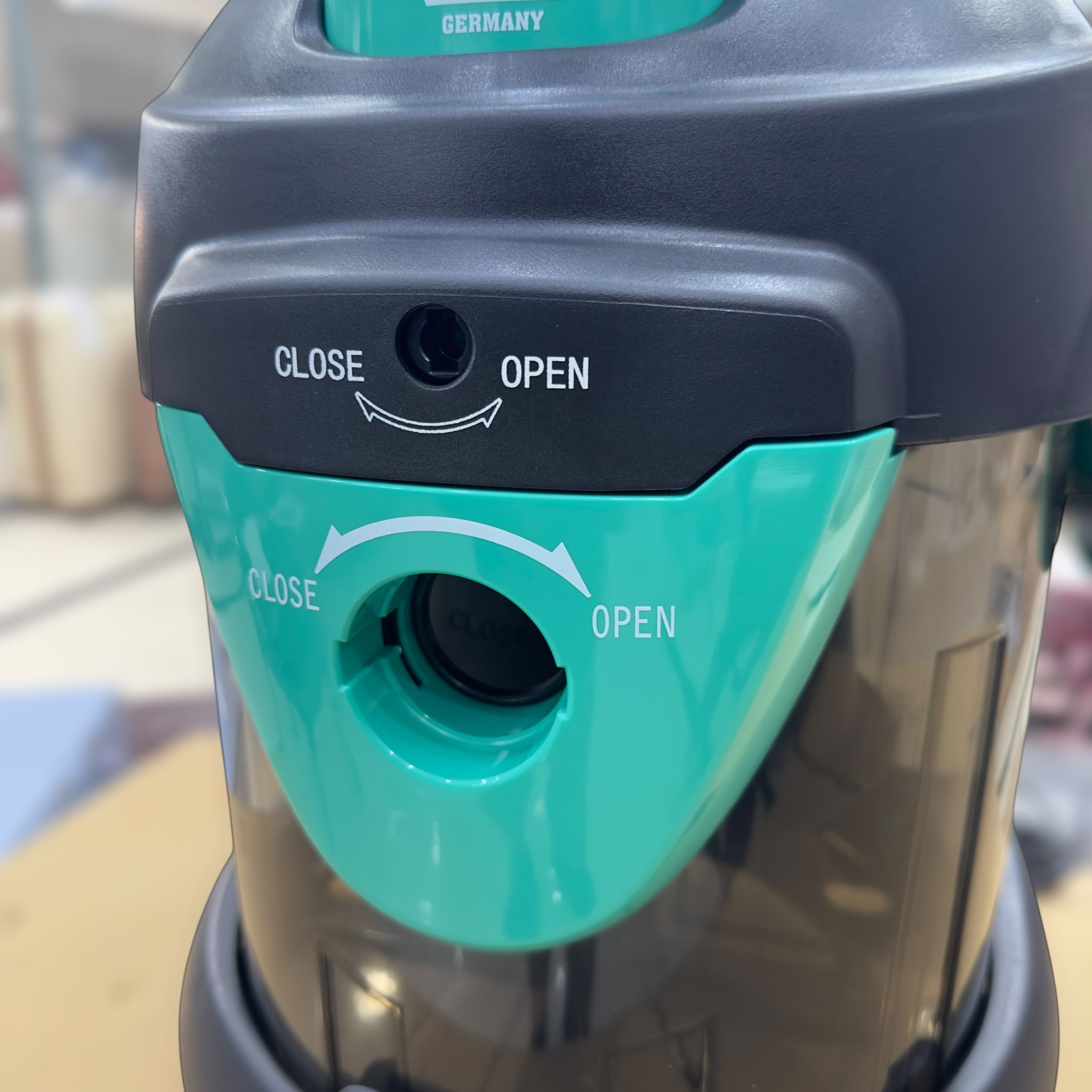 Uakeen  Wet and Dry Shampoo Vacuum Cleaner ZL-930