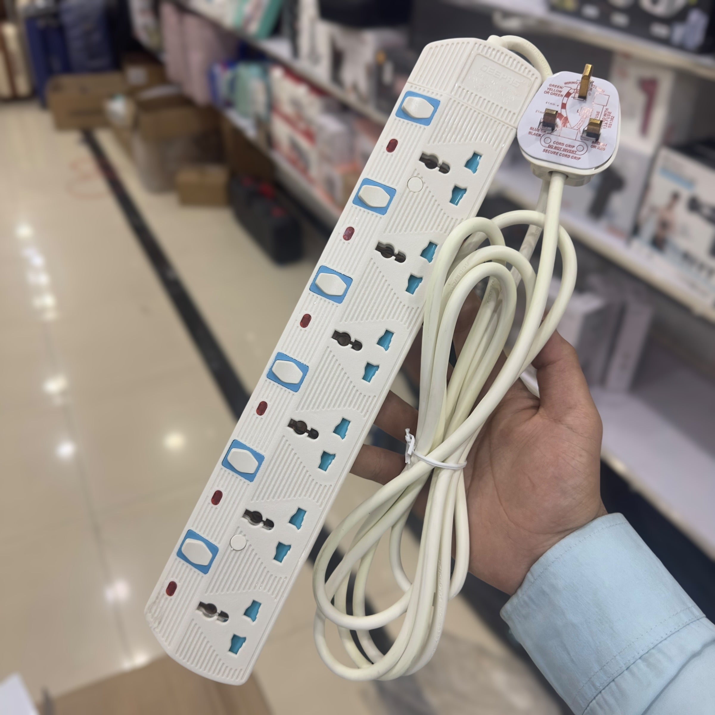 Geepas 6 Way Extension Socket 4093