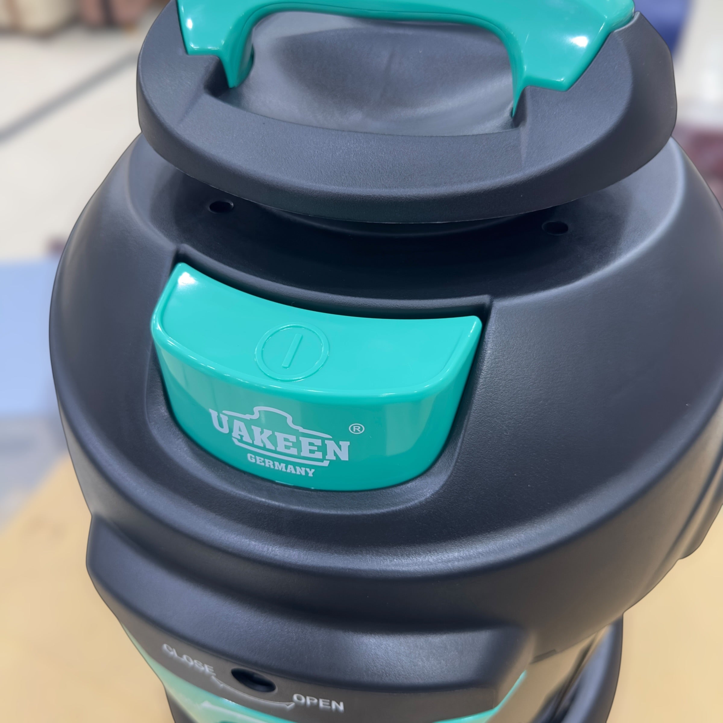 Uakeen  Wet and Dry Shampoo Vacuum Cleaner ZL-930