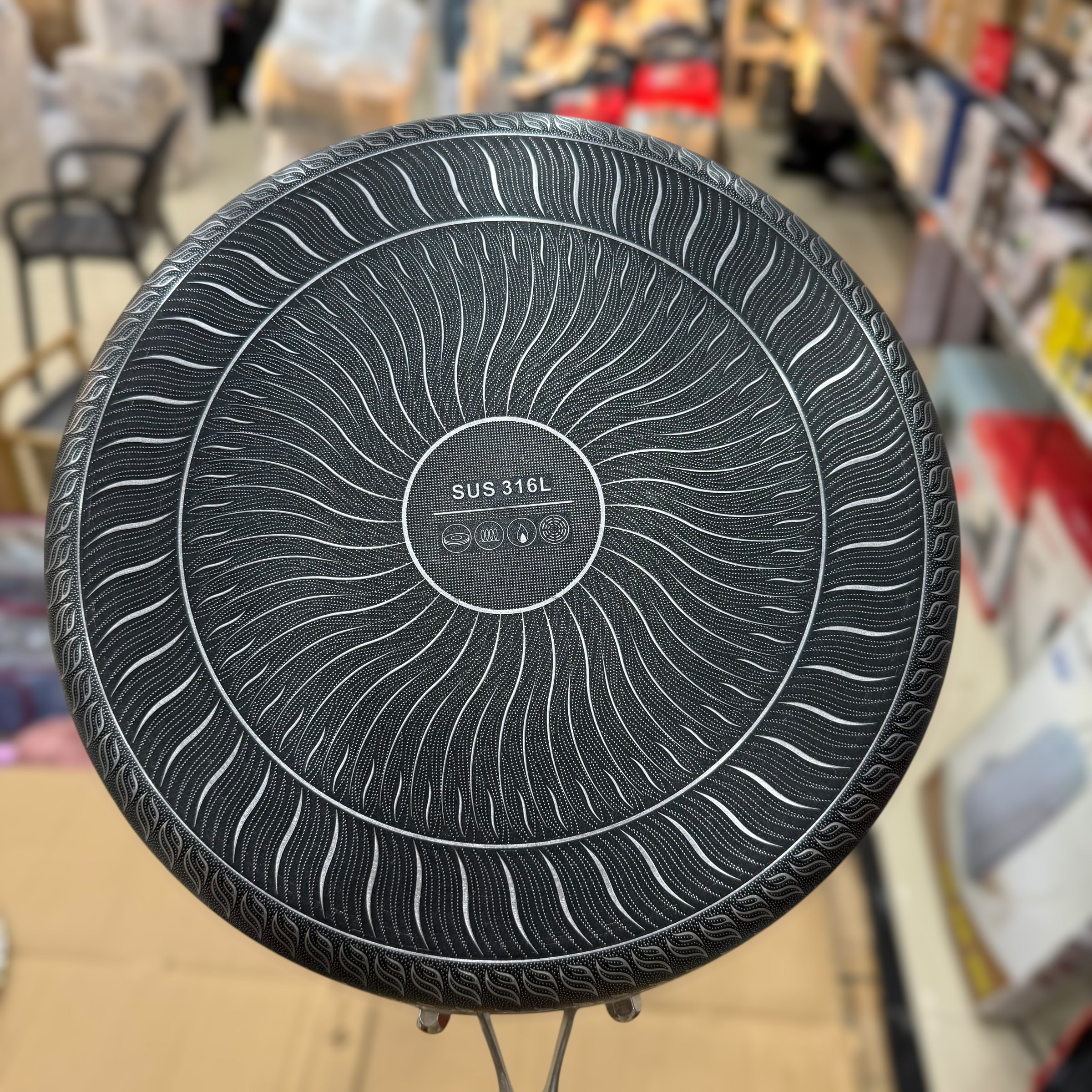 Laser Coated Honeycomb Frypan with Glass Lid