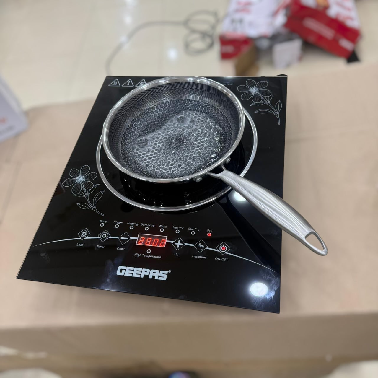 Geepas Induction Cooker Hot Plate 33013