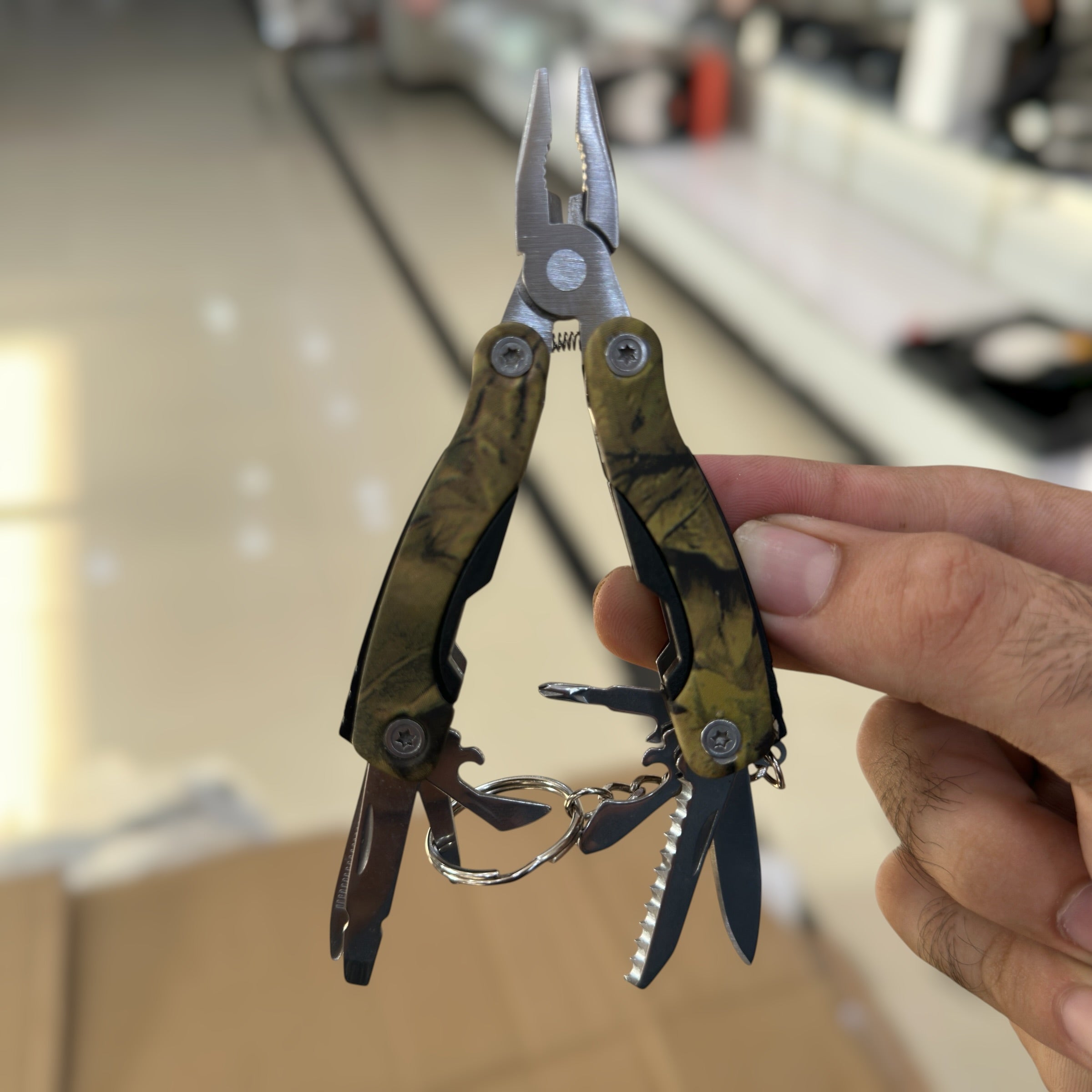 Traveller Multit Plier Tool