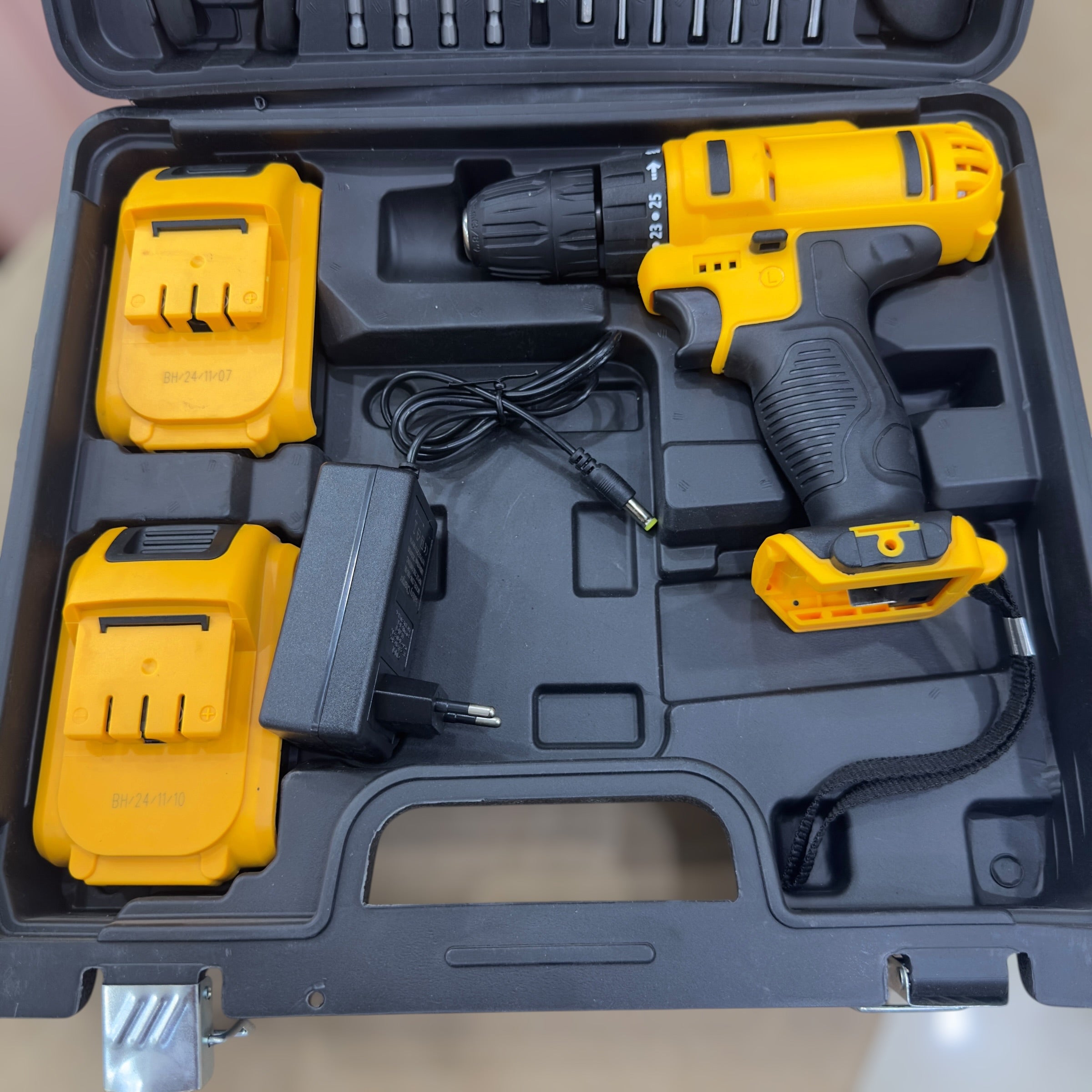 34Pcs Rechargeable Drill Machine with Tool Kit