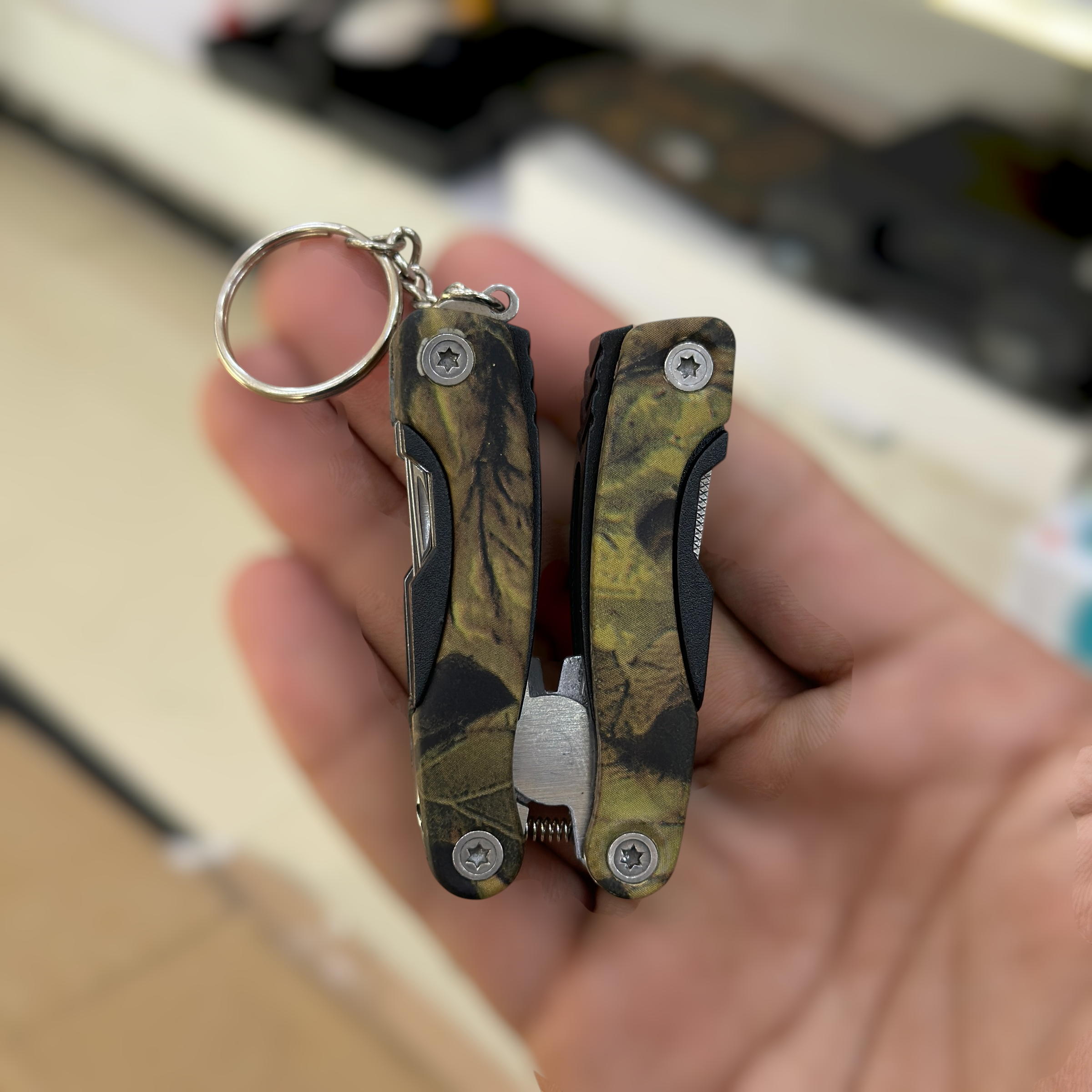 Traveller Multit Plier Tool