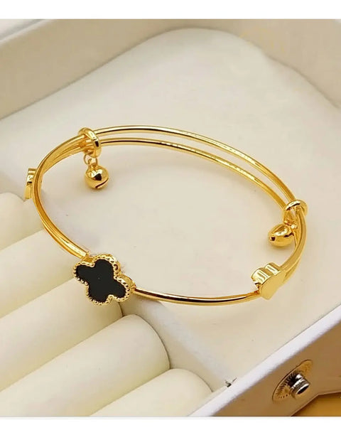 Elegant 4 Leaf Clover Jewelry Set with Necklace, Bracelet & Earrings